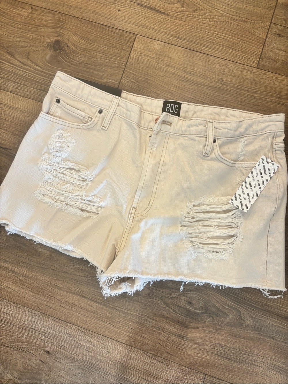 New Distressed High Rise Cutoff Shorts Cream  Size 32 (Large)